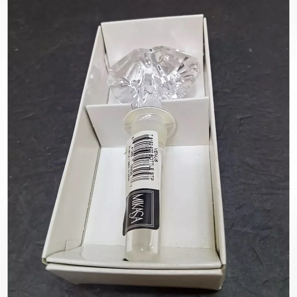 BNWT MIKASA VENUS HEART FULL LEAD CRYSTAL BOTTLE STOPPER MADE IN AUSTRIA IN BOX
